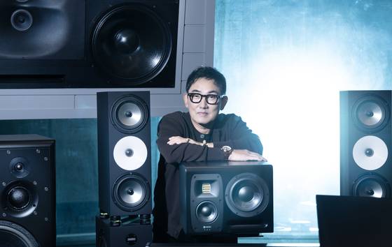 이승철은 "점점 좋은 음악과 좋은 무대에 욕심이 난다"며 끊임없이 도전하는 이유를 밝혔다. 권혁재 사진전문기자 .