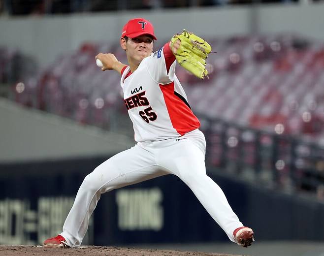 ▲ 성영탁은 구속보다는 커맨드와 피치 터널, 변화구 구사 능력을 발전시켜 내년의 무기로 삼는다는 각오다 ⓒ연합뉴스