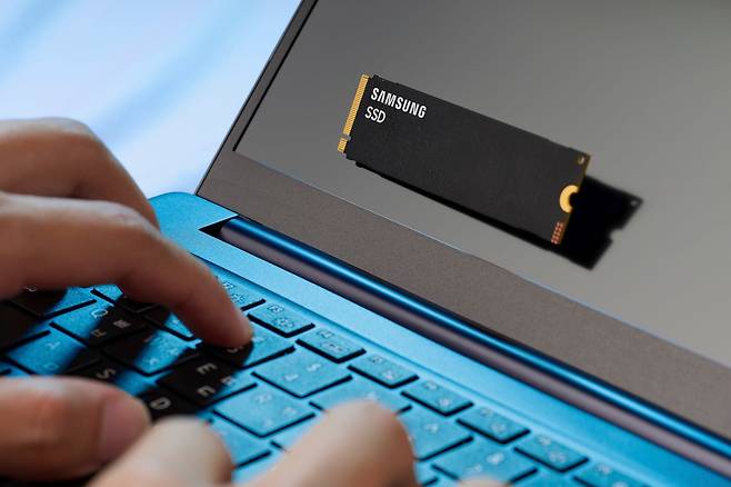 삼성전자의 AI PC용 SSD PM9E1. /삼성전자
