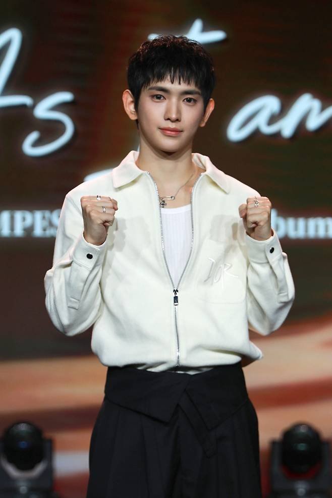 템페스트 루. 위에화엔터테인먼트 제공