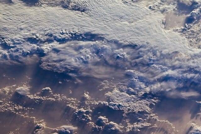 과학자들이 NASA CERES 임무에서 관측한 24년간의 데이터를 분석해 지구의 남반구와 북반구의 균형이 깨지고 있다는 연구 결과를 내놨다. (사진=NASA)