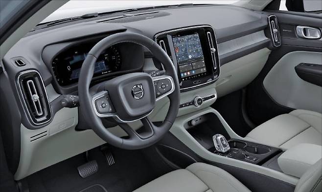첨단 인포테인먼트 시스템이 탑재된 볼보 XC 40 내부. /볼보 제공