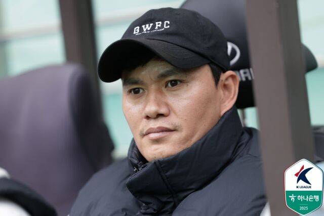 정경호 강원FC 감독/한국프로축구연맹