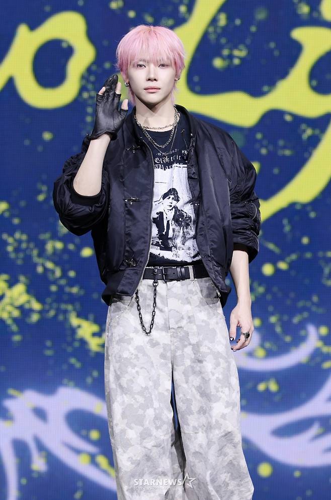 그룹 앤팀(&TEAM) 니콜라스가 28일 서울 용산구 블루스퀘어에서 진행된 한국 데뷔 앨범 발매 기념 쇼케이스에서 포즈를 취하고 있다. /2025.10.28 /사진=김휘선 hwijpg@