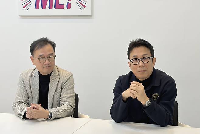 박정완·김주원 이미인 공동대표가 경기 오산시 이미인 본사에서 인터뷰를 진행하고 있다. 7년째 공동 경영중인 두 사람은 “이미인을 한국 5위권 ODM 업체로 성장시킬 것”이라고 밝혔다. <이미인>