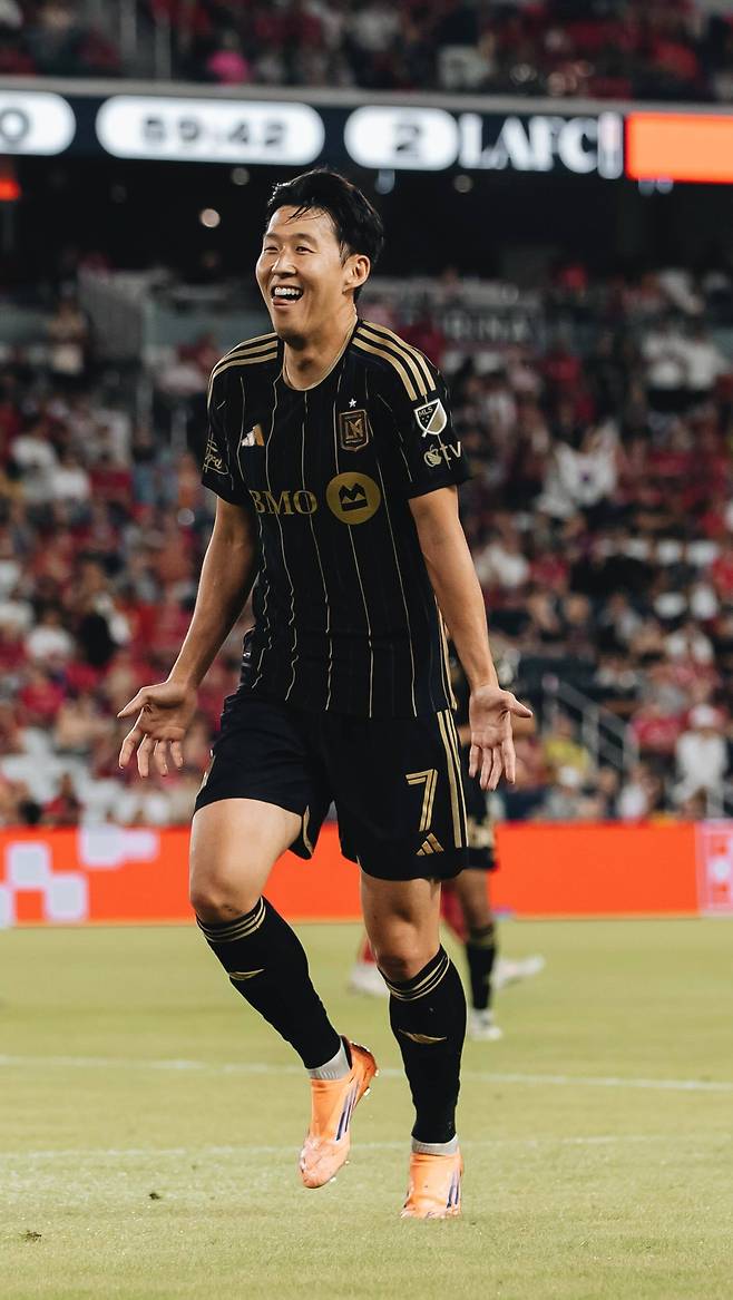 LAFC 손흥민이 AC밀란에 이어 FC바르셀로나와도 연결됐다는 소식이 스페인 매체로부터 전해져 눈길을 끌고 있다. 사진출처|LAFC 페이스북