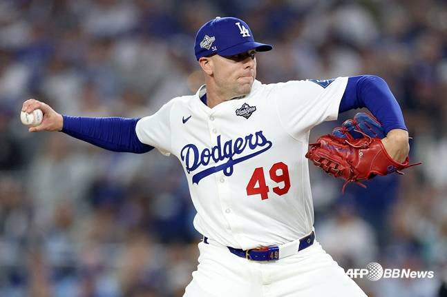 블레이크 트레이넨이 29일(한국시간) 열린 2025 MLB 월드시리즈 4차전에서 7회초 투구하고 있다. /AFPBBNews=뉴스1