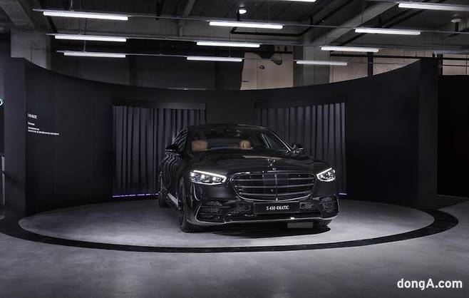 S450 4매틱 스탠다드 휠베이스 나이트 에디션.