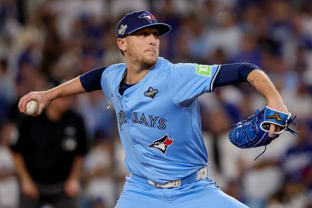 트레이 예새비지가 30일 미국 캘리포니아주 로스앤젤레스(LA) 다저스타디움에서 열린 LA다저스와 월드시리즈 5차전에서 역투하고 있다. LA=EPA 연합뉴스