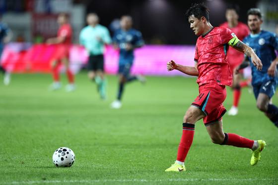 대표팀 스리백 전술의 핵심 선수 김민재. 연합뉴스