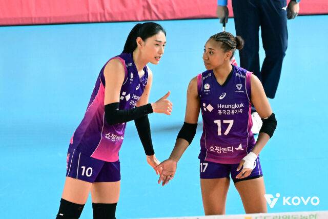 흥국생명 시절 김연경과 레이나/KOVO