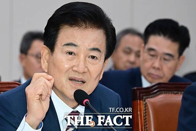 정동영 통일부 장관은 지난달 30일 기자들과 만나 APEC 계기 북미 회동 가능성에 대비하기 위해 판문점 남측 '자유의 집'에서 나름대로의 준비 과정을 거쳤다고 밝혔다. /남윤호 기자