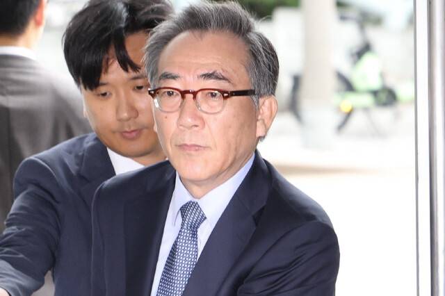 조태열 전 외교부장관이 지난 9월24일 오전 채 상병 사건 외압 의혹을 수사하는 이명현 특별검사팀에 피의자 신분으로 조사를 받기 위해 특검 사무실이 마련된 서울 서초구 서초한샘빌딩으로 들어서고 있다. 최현수 기자 emd@hani.co.kr