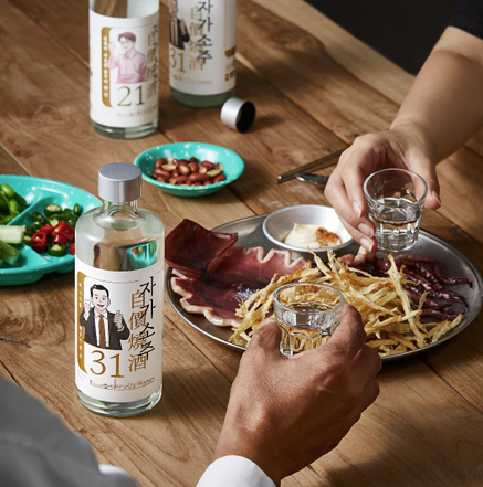 대동여주도가 ‘서울 자가에 대기업 다니는 김부장 이야기’를 바탕으로 기획한 전통주 세트. 대동여주도