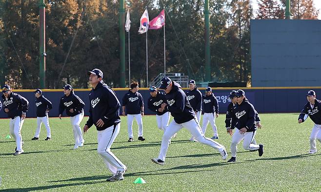 한국 야구대표팀 선수들이 3일 경기 고양 국가대표 훈련장에서 케이베이스볼시리즈에 대비해 훈련하고 있다. 고양=뉴스1