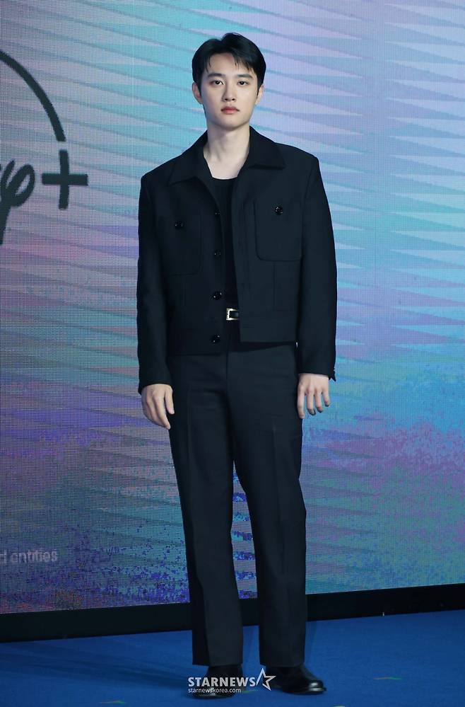 배우 도경수가 3일 오전 서울 여의도 콘래드호텔에서 진행된 디즈니+ 오리지널 시리즈 '조각도시' 제작발표회에 참석해 포즈를 취하고 있다. '조각도시'는 평범한 삶을 살던 주인공은 어느 날 흉악한 범죄에 휘말려 감옥에 갇히고, 이 모든 상황이 한 인물로부터 계획됐다는 사실을 알게 되면서 그를 위한 복수를 시작하는 범죄 액션 시리즈로 오는 5일 공개된다. /2025.11.03 /사진=이동훈 photoguy@