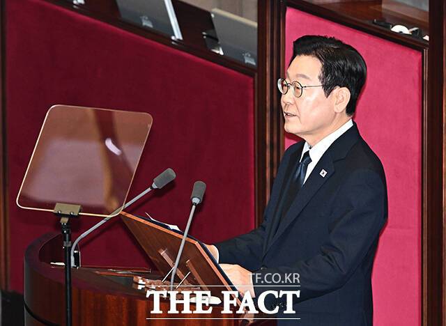 이재명 대통령이 4일 오전 서울 여의도 국회 본회의장에서 2026년도 예산안 관련 시정연설을 하고 있다. /국회=배정한 기자