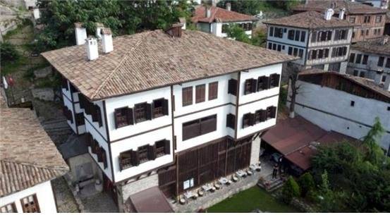 사프란볼루의 오래된 가옥 '카이마캄라르 에비'. 과거 군사지휘관이 살던 곳으로, 1979년 튀르키예 문화부 지원에 따라 복원되어 박물관으로 개장했다.