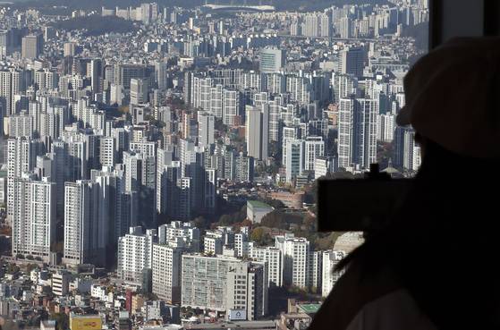 지난 3일 남산에서 바라본 서울시내 아파트 단지의 모습. 연합뉴스