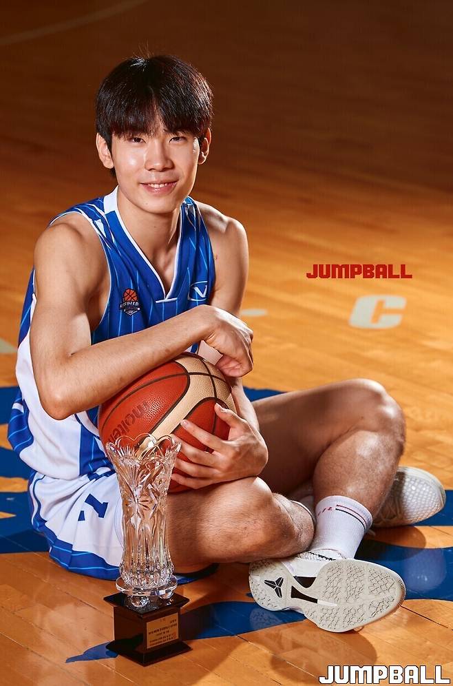 ▲점프볼 매거진 8월호 <대학농구 스타만들기 프로젝트> 코너에 실렸던 고찬유