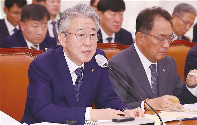 강호동 농협중앙회장은 최근 출국금지를 당했다. (연합뉴스)