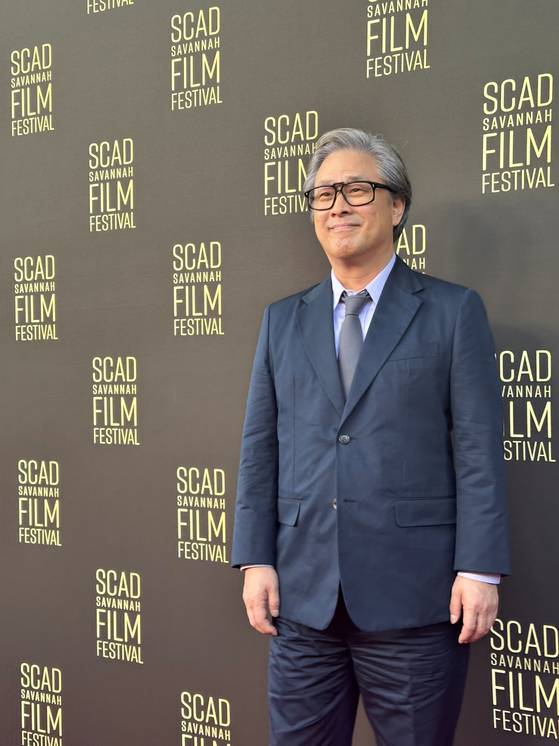 박찬욱 감독 영화 '어쩔수가없다'가 28회 SCAD 사바나영화제에서 국제 관객상을 수상했다. 〈사진=CJ엔터테인먼트〉