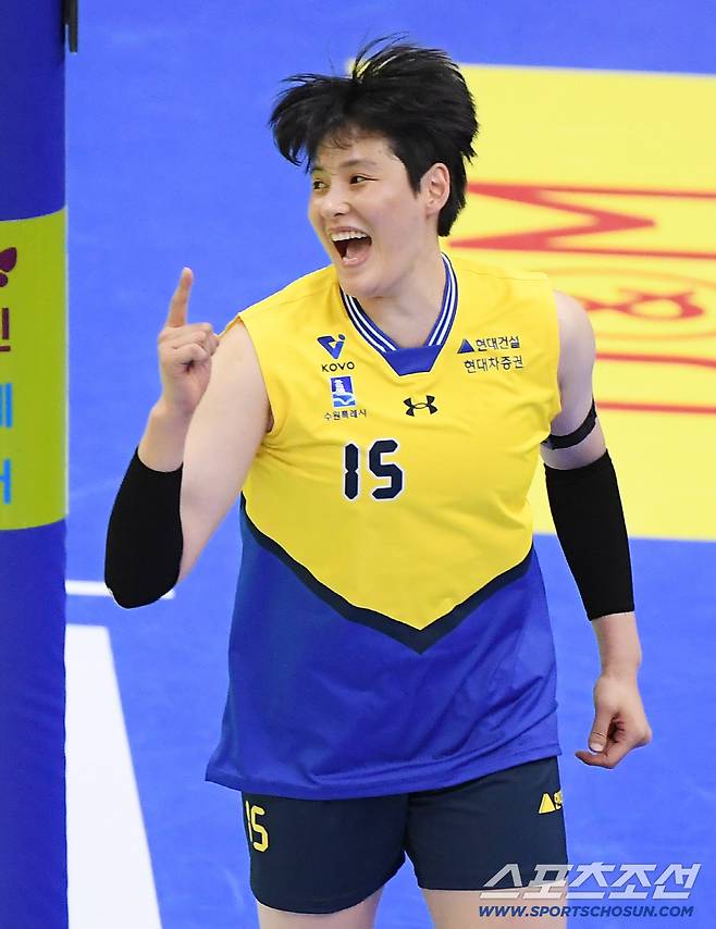 무릎 부상으로 은퇴 위기에 빠졌던 김희진의 완벽한 부활