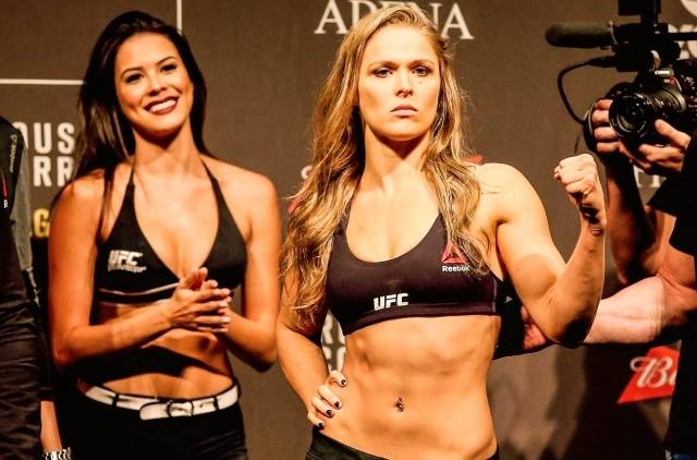 한때 코너 맥그리거와 함께 UFC를 뜨겁게 했던 ‘여제’ 론다 로우지. 그는 홀리 홈, 아만다 누네스전 연패 후 옥타곤을 떠났고 아직 돌아오지 않았다. 사진=블리처리포트 SNS