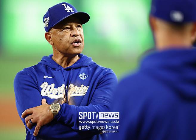 ▲ 데이브 로버츠 다저스 감독은 라인업 운영에 유연성이 없다는 거센 비판에도 결국 기존 선수들을 신뢰했다