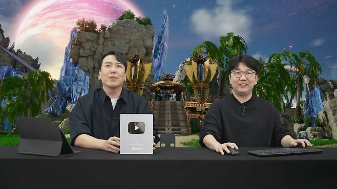 - 소인섭 엔씨 아이온2 사업실장, 김남준 엔씨 아이온2 개발 PD