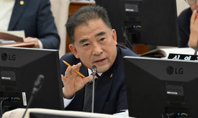 강원특별자치도의회 조성운 도의원(삼척1·사회문화위원회)이 6일 제342회 정례회 행정사무감사에서 강릉의료원 장례식장의 비정상적인 운영 실태를 지적하며 특혜 및 회계 불투명성 의혹을 제기했다. 강원도의회 제공