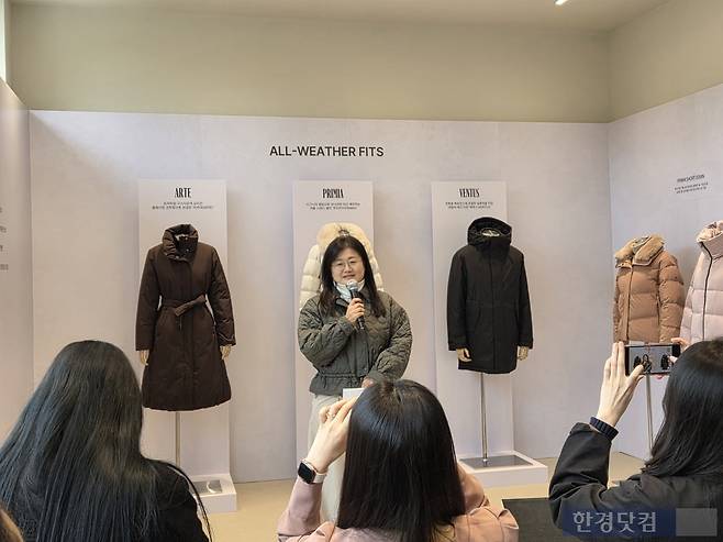 6일 서울 서초구에 있는 네파 청계산 직영점에서 진행된 ‘네파 25FW 미디어 데이’에서 김정미 네파 부사장이 발언하고 있다./사진=박수림 기자