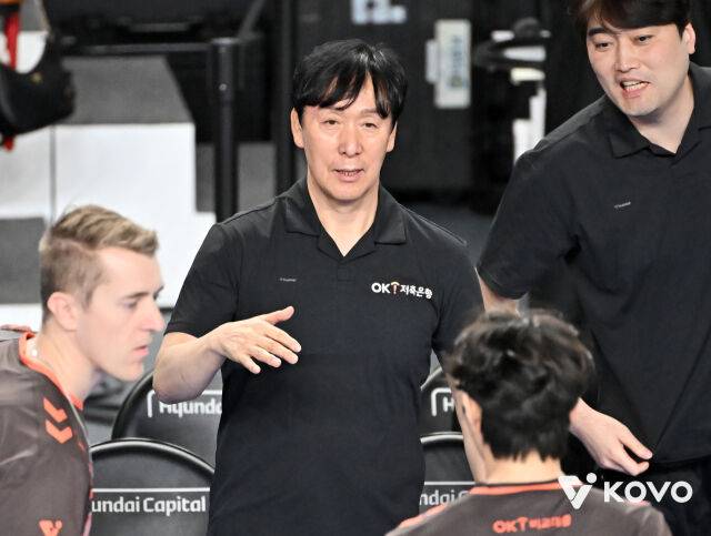 OK저축은행 신영철 감독./KOVO