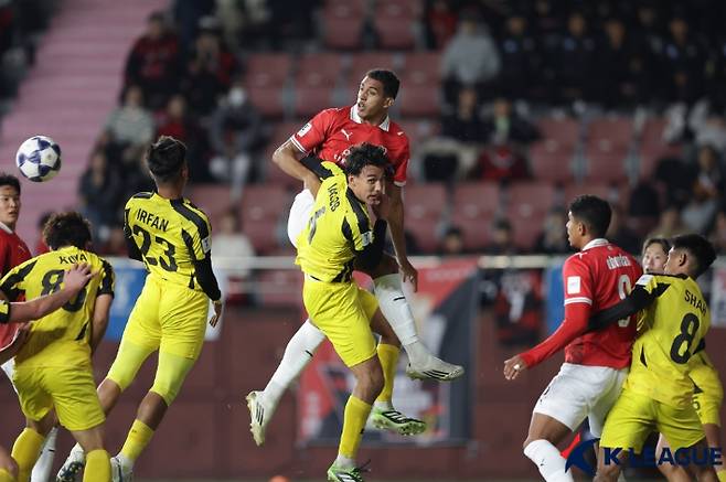 포항 스틸러스와 탬피니스 로버스FC의 경기. 한국프로축구연맹