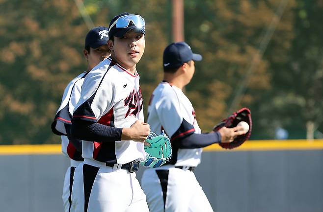 김영웅이 훈련에 임하고 있다. 사진 | 연합뉴스