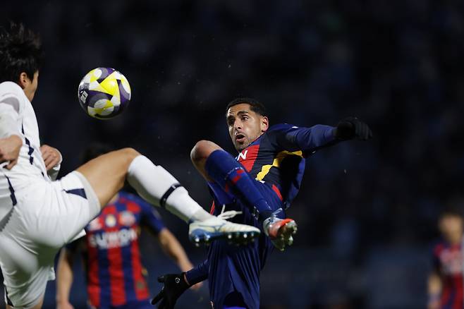 수원종합운동장/ K리그1/ 파이널B/ 수원FC vs 대구FC/ 수원 싸박/ 사진 김경태