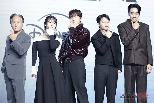 디즈니+의 오리지널 시리즈 '조각도시' 제작발표회에 참석한 김종수, 조윤수, 지창욱, 도경수, 이광수. 25. 11.3 ⓒ이혜영 기자 lhy@hankooki.com