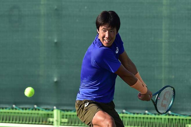 남자단식 톱시들를 받은 국가대표 신우빈.