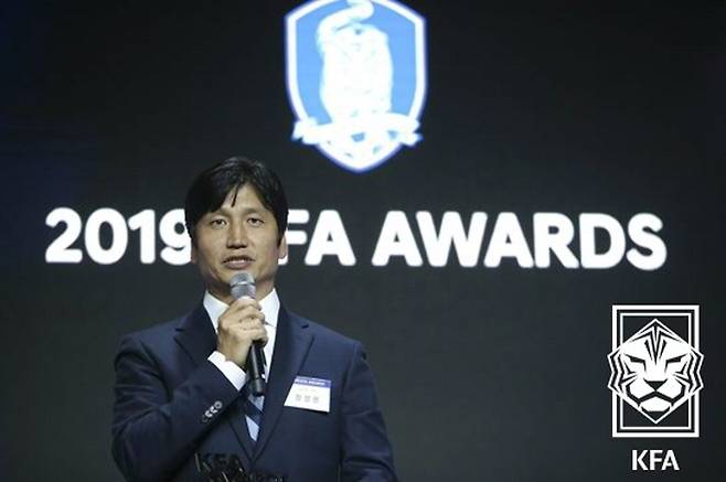 정정용 감독은 2019년 폴란드에서 열린 U-20 월드컵에서 한국의 준우승을 이끌었다. 한국 남자 축구가 FIFA 주관 대회 결승 무대를 밟은 건 이때가 유일하다. 정정용 감독은 2019년 한국 최고의 감독이었다. 사진=대한축구협회