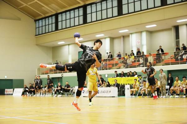 사진 2025/26 시즌 일본 여자 핸드볼 리그 H 챌린지 경기 브레이브 킹스와 골든 울브즈 경기 모습, 사진 출처=브레이브 킹스