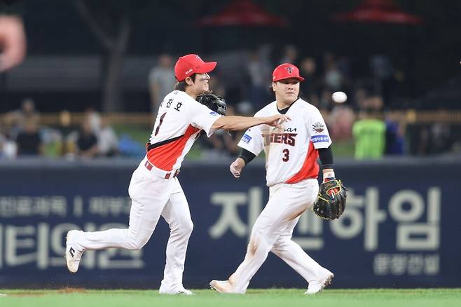 ▲ KIA는 오랜 기간 팀의 중앙 내야를 지킨 박찬호-김선빈의 뒤를 이을 선수들의 발굴이 절실한 상황이다 ⓒKIA타이거즈