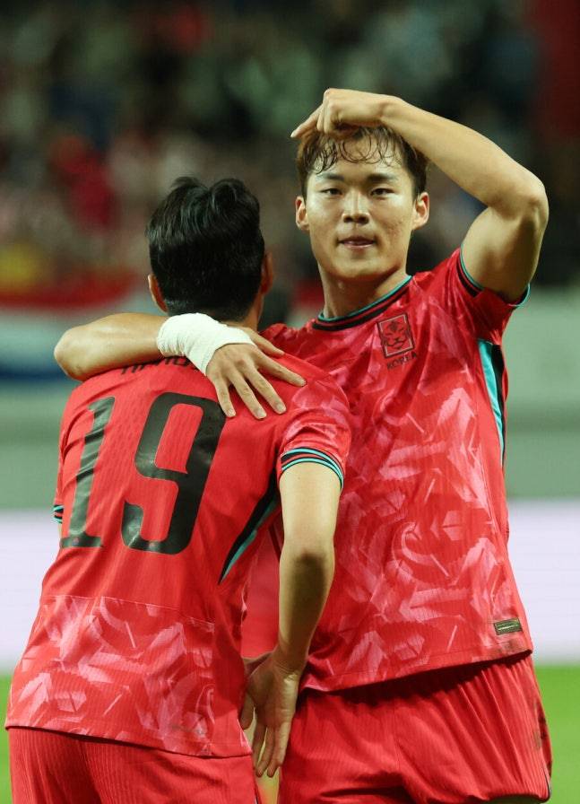 ▲ 이제 오현규는 차세대 에이스라는 수식어보다 더 앞선 평가를 받고 있다. 손흥민 이후 한국 축구가 찾던 해결사이자 대표팀의 고민과 같은 진짜 9번의 실루엣이 점차 뚜렷해지고 있다. ⓒ 연합뉴스