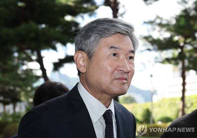 조태용 전 국정원장, 내란특검 출석 (서울=연합뉴스) 이진욱 기자 = 12ㆍ3 비상계엄 전후 상황 전반에 관여한 혐의를 받는 조태용 전 국정원장이 15일 서울 서초구 서울고검에 마련된 조은석 내란특별검사팀 사무실에 피의자 신분으로 출석하고 있다. 2025.10.15 cityboy@yna.co.kr