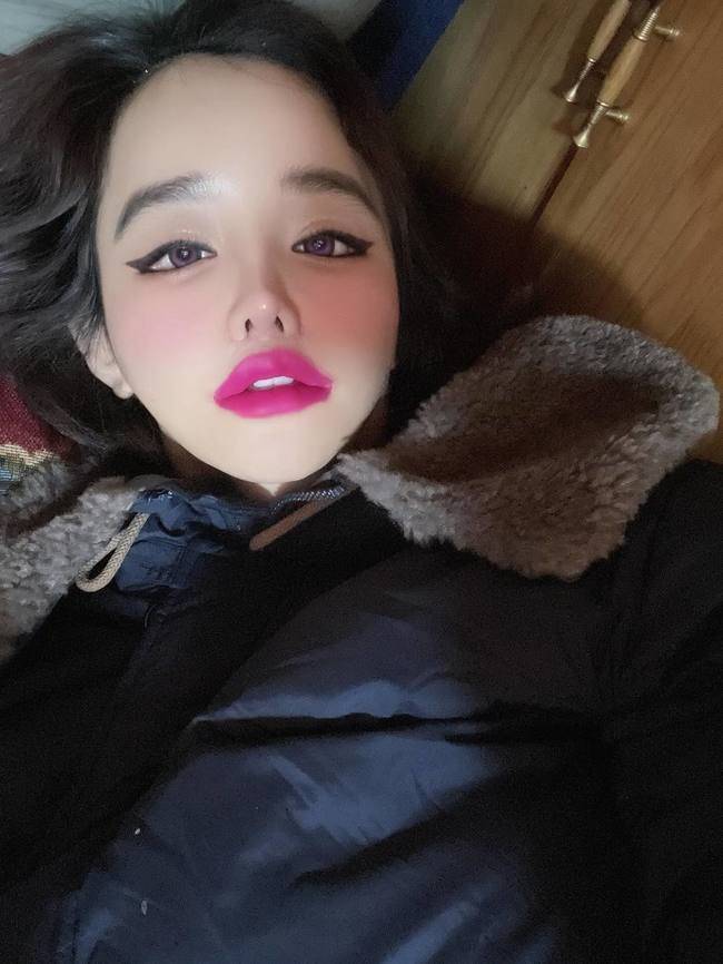 박봄 소셜미디어