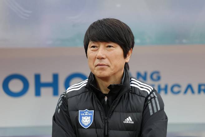 노상래 울산 감독대행은 9일 수원FC와 홈경기가 끝난 뒤 이동경의 부상에 대해 “감독으로선 팀을 위해 헌신해준 (이)동경이에게 미안하다. 큰 부상이 아니었으면 한다”고 말했다. 사진제공|한국프로축구연맹