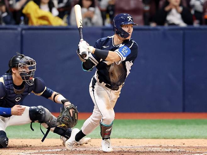 ▲ 리드오프로 나서 공수 모두에서 좋은 활약을 한 신민재 ⓒ연합뉴스