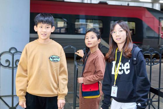 서울역 4번 플랫폼에서 실제로 들어오는 열차를 본 소중 학생기자단은 “저 기차를 타고 싶다”며 탄성을 질렀다.
