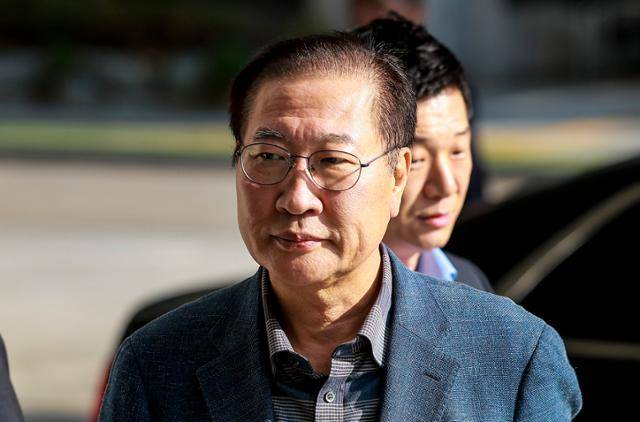 박성재 전 법무부 장관이 지난달 23일 서울 서초구 서울고검에 마련된 조은석 내란 특별검사팀 사무실에 피의자 신분으로 조사를 받기 위해 출석하고 있다. 뉴시스