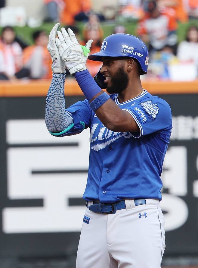 외국인선수 디아즈, 후라도의 재계약은 삼성이 2026시즌 더 높은 순위로 올라서기 위해 반드시 필요한 과제다. 그러나 외국인선수 몸값 총액 규정 등 고려해야 할 사안이 많아 고민이 크다. 삼성 디아즈. 뉴시스