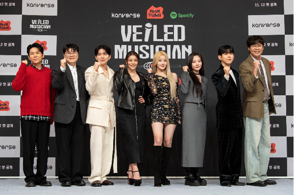 12일 오후 서울 목동 SBS 사옥에서 SBS 스튜디오 프리즘 신규 오디션 예능 ‘베일드 뮤지션’ 제작발표회가 진행됐다. 자리에는 에일리, 폴킴, 신용재, 몬스타엑스 기현, 볼빨간사춘기(안지영), 키스오브라이프 벨, 최다니엘, 이홍희 PD가 참석했다. / 사진 = SBS